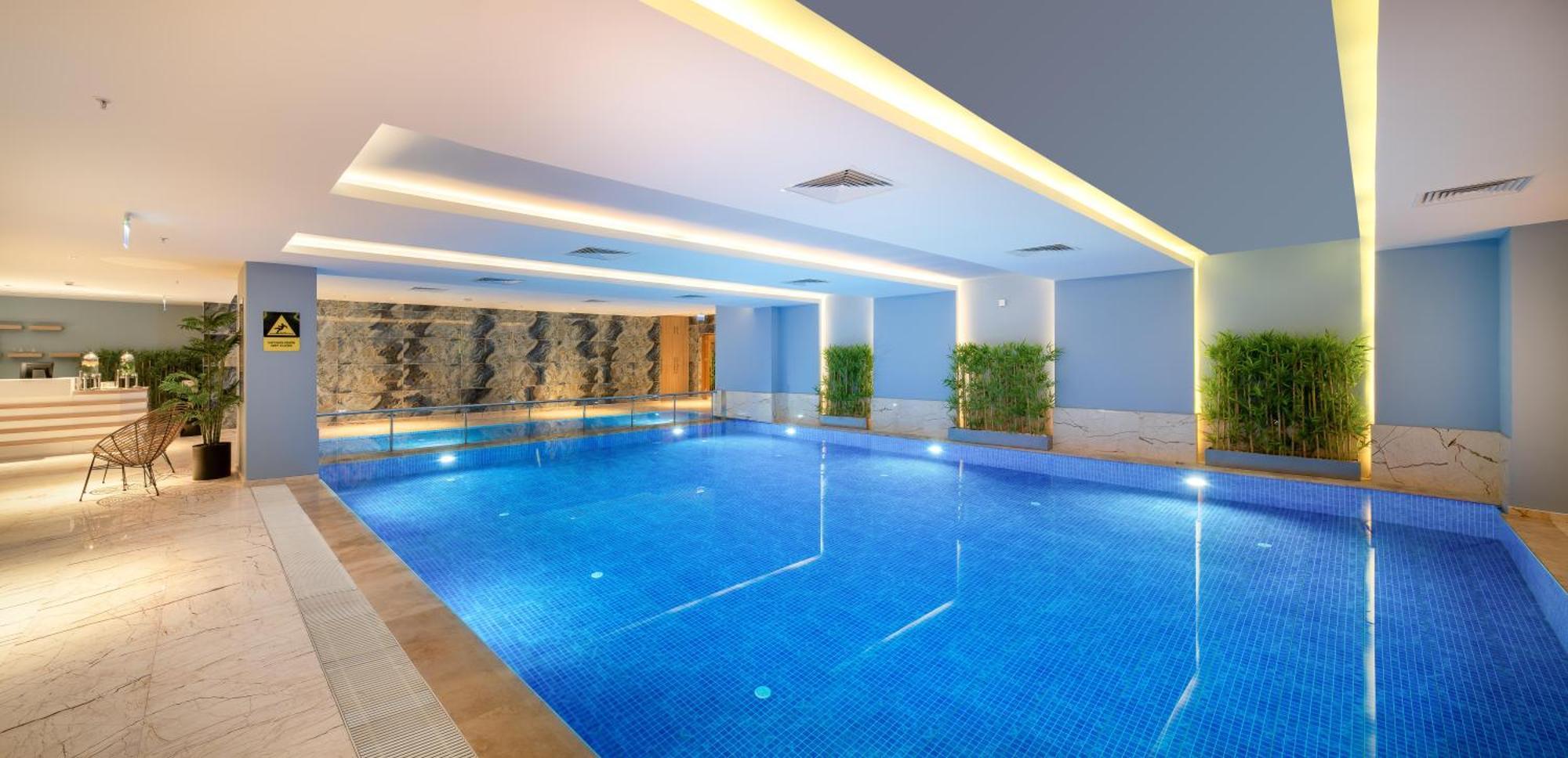 Concorde Tower Hotel & Casino Nicosia Eksteriør billede Indoor pool