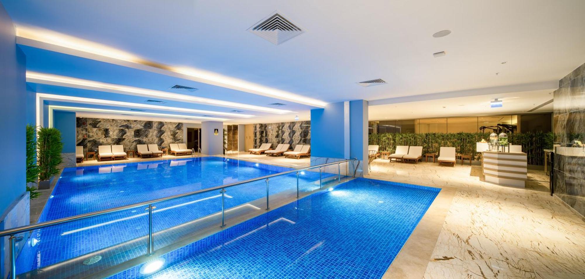 Concorde Tower Hotel & Casino Nicosia Eksteriør billede Indoor pool